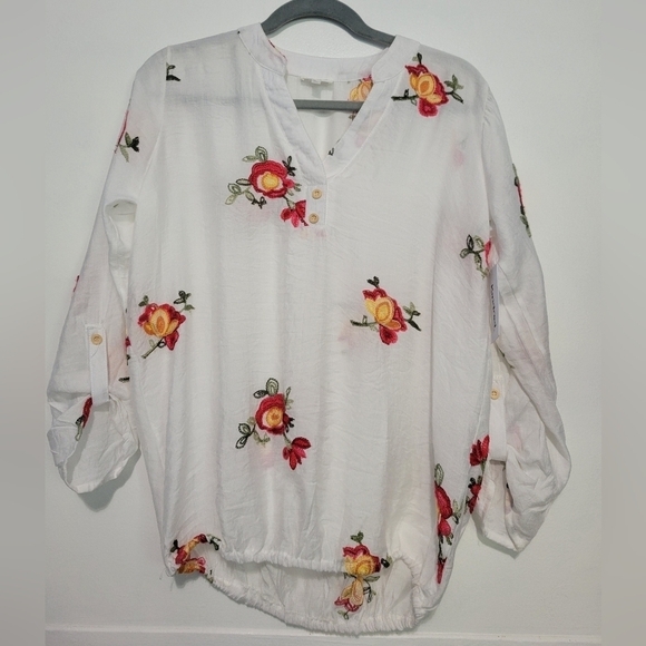 Kindred Floral Embroidered Blouse Small in White NWT - Picture 1 of 9